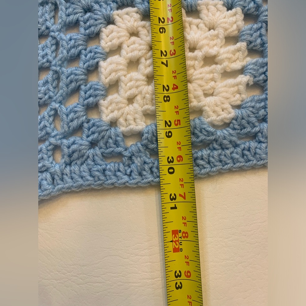 Crochet yarn baby blanket 30.5 x 44 inches, handmade, vintage blue and white - Picture 5 of 7
